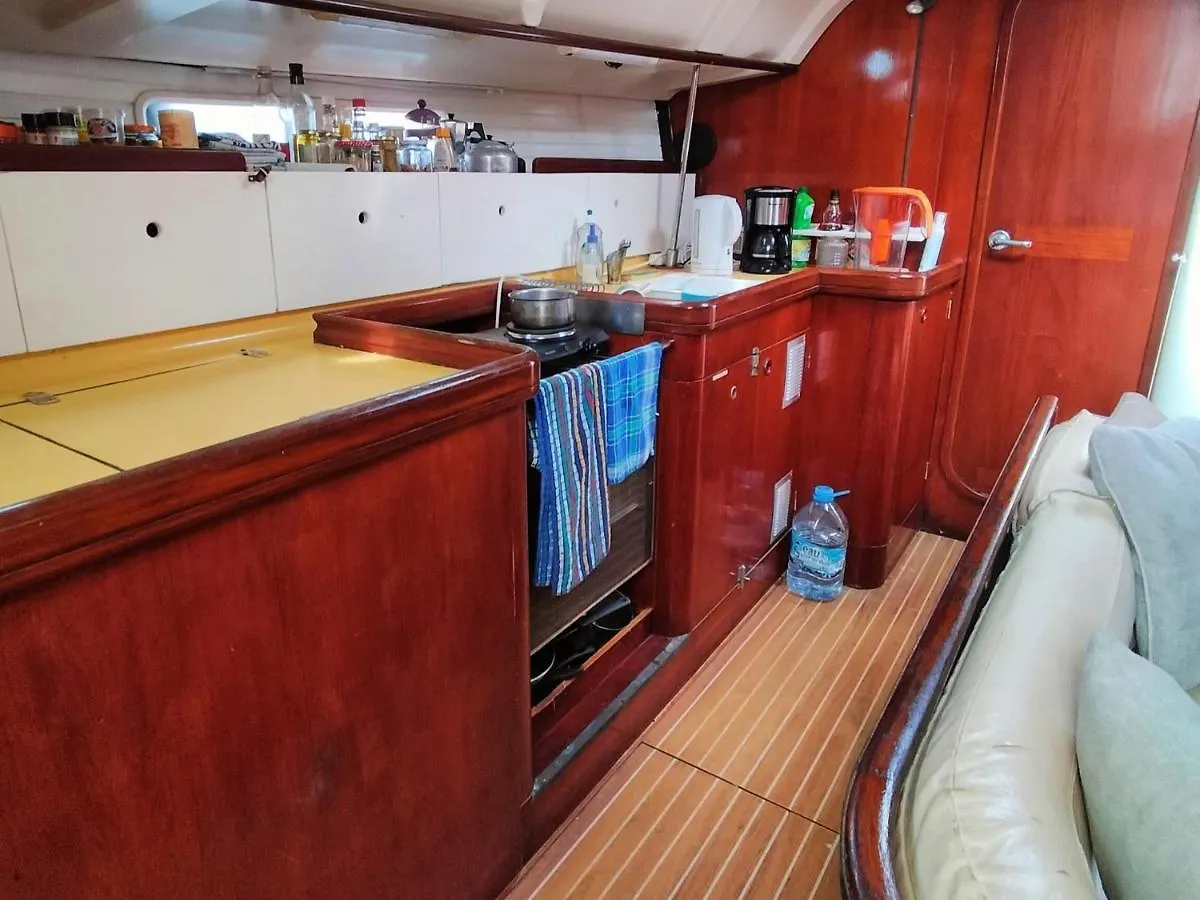 Boat L'Astre Hotel Gourbeyre Botel