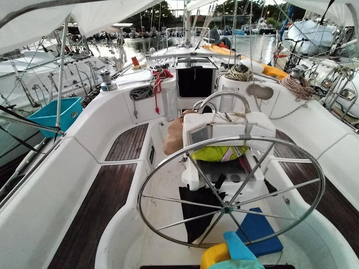 Botel Boat L'Astre Hotel Gourbeyre Guadeloupe