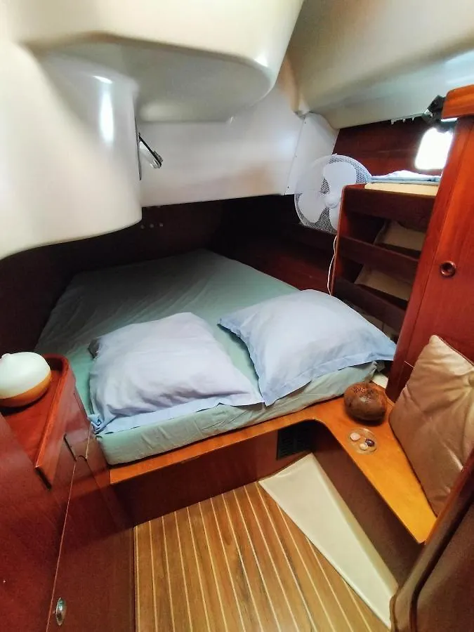 Hotel Boat L'Astre Gourbeyre 0*,  Guadeloupe